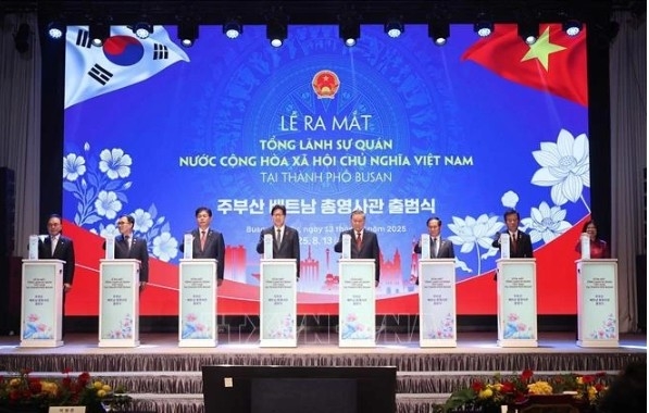 Party General Secretary attends inauguration of Vietnam’s Consulate General in Busan